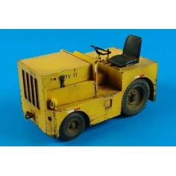 DMC Logan T-40 USAF tow tractor, 1/32 - Aerobonus 320.020