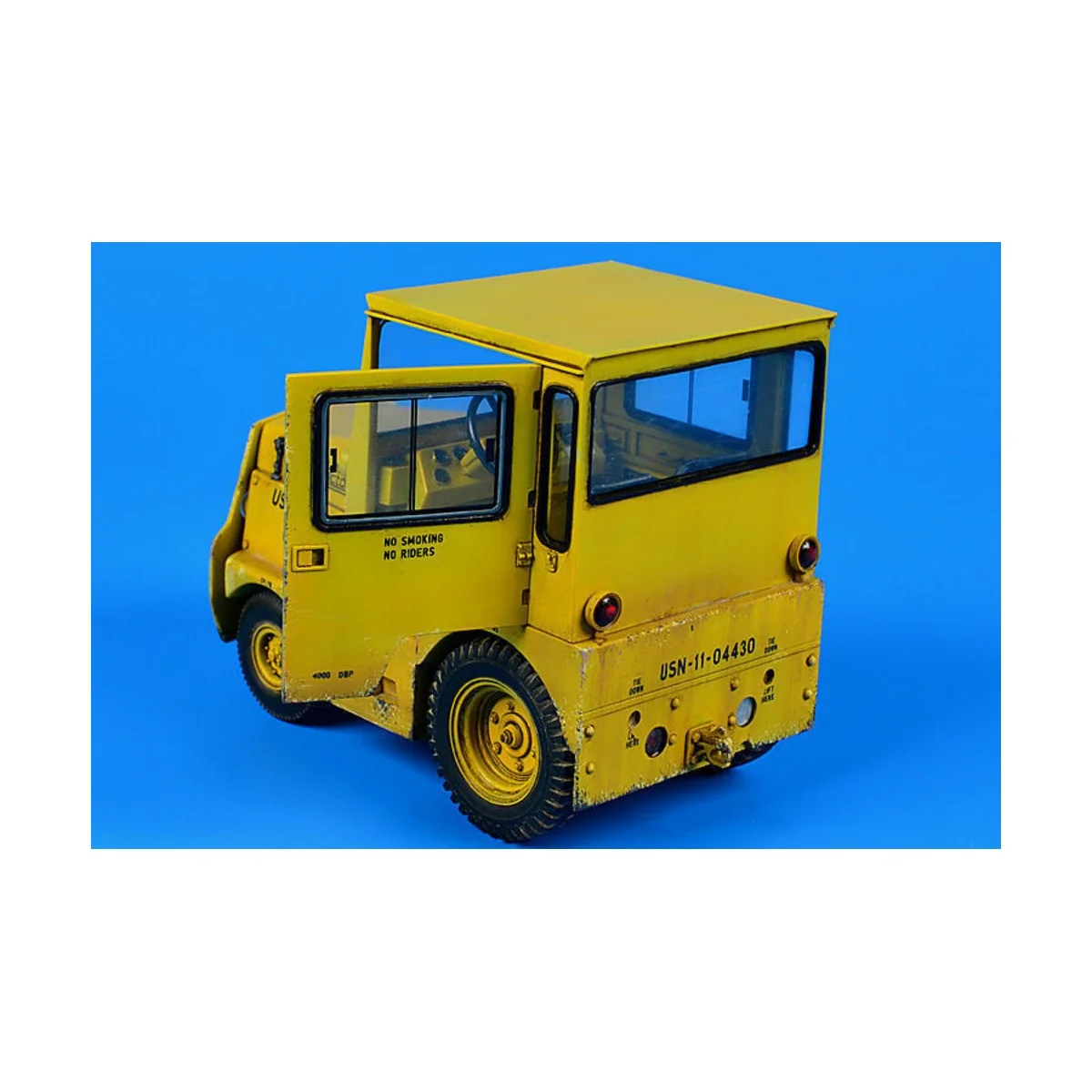 United Tractor GC340/SM-340 US Navy/DLA, 1/32 - Aerobonus 320.045 United Tractor GC340/SM-340 US Navy/DLA, 1/32 - Aerobonus 320.045