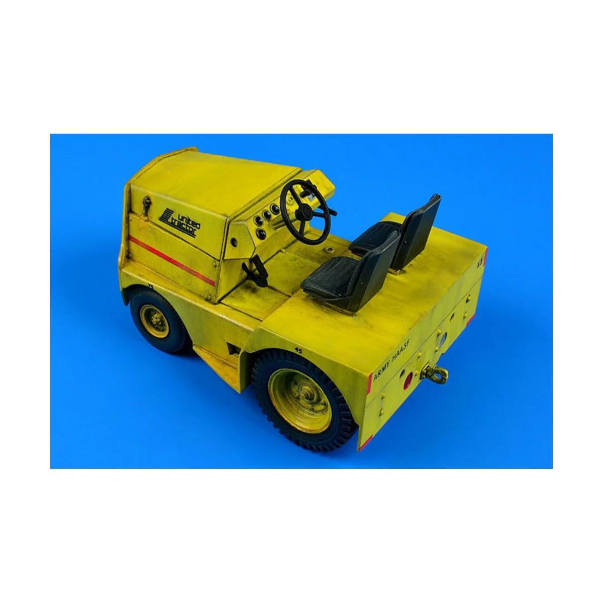 UNITED TRACTOR GC-340/SM340 tow tractor, 1/32 - Aerobonus 320.060 UNITED TRACTOR GC-340/SM340 tow tractor, 1/32 - Aerobonus 320.060