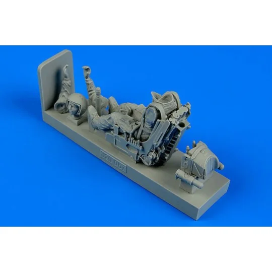 Soviet Fighter Pilot WWII w.ejection sea, 1/32 - Aerobonus 320.067 Soviet Fighter Pilot WWII w.ejection sea, 1/32 - Aerobonus 320.067