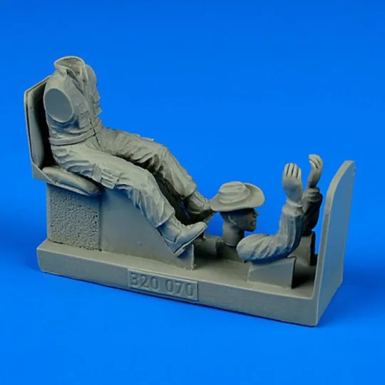 USA/US Army Tow Tractor Driver, 1/32 - Aerobonus 320.070