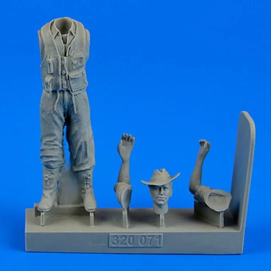 Royal Australian Air Force Fighter Pilot, 1/32 - Aerobonus 320.071 Royal Australian Air Force Fighter Pilot, 1/32 - Aerobonus 320.071