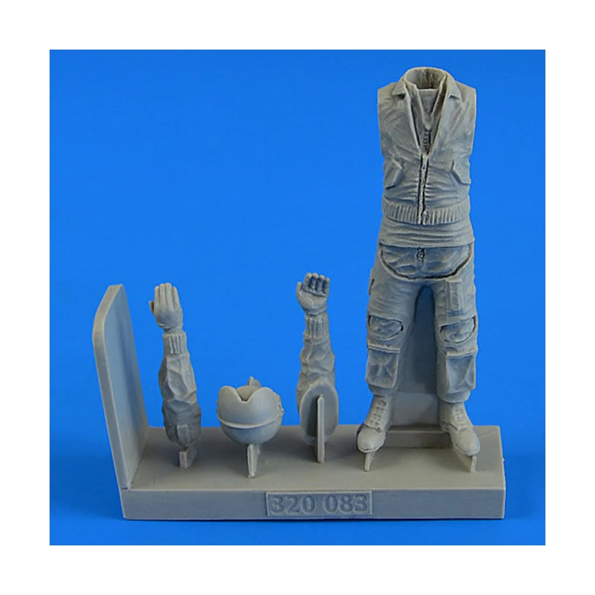 German modern Luftwaffe/Marine Fighter Pilot, 1/32 - Aerobonus 320.083