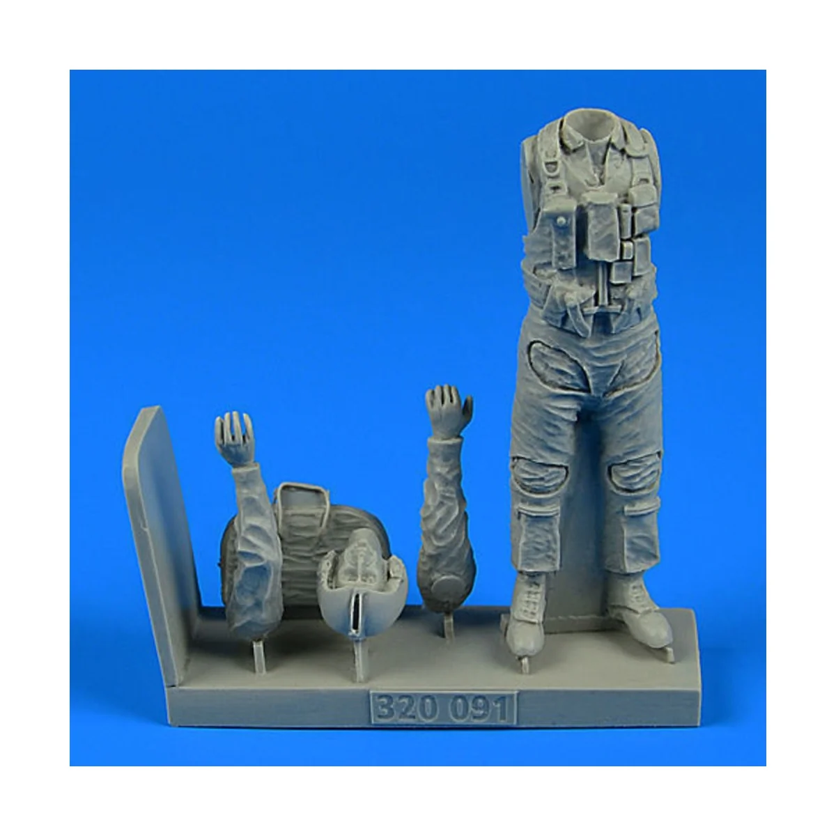 US NAVY Pilot with bag-Vietnam War 1965- -1973, 1/32 - Aerobonus 32...