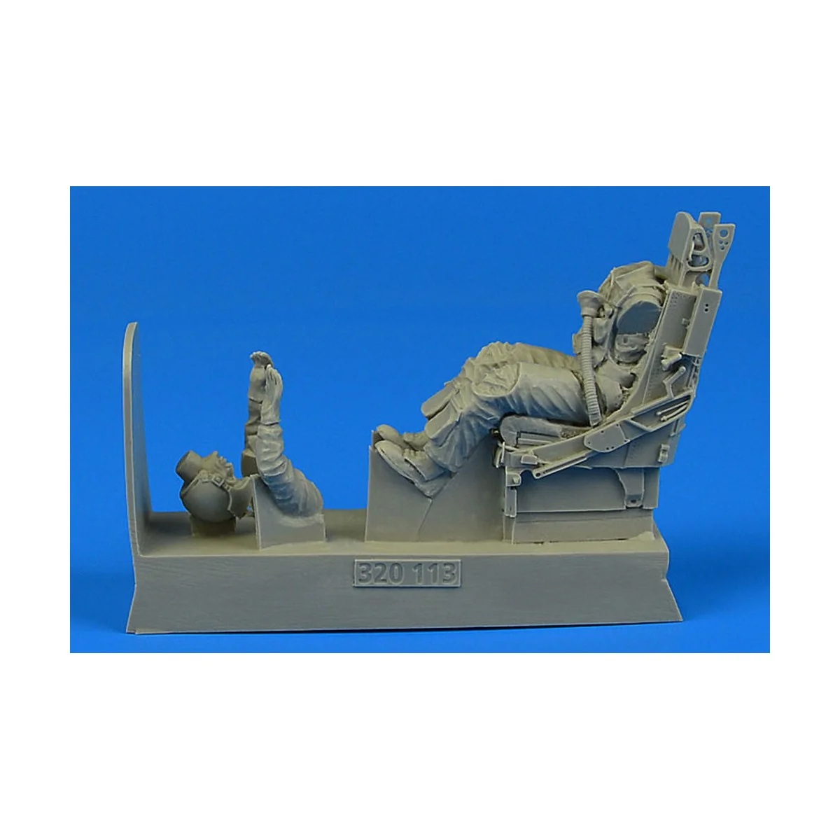 USAF Pilot for F-105 with ejection seat, 1/32 - Aerobonus 320.113