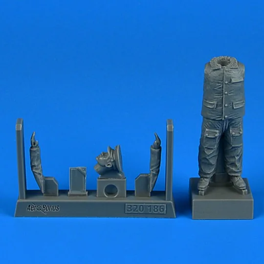 Russian Officer Mechanic, 1/32 - Aerobonus 320.186