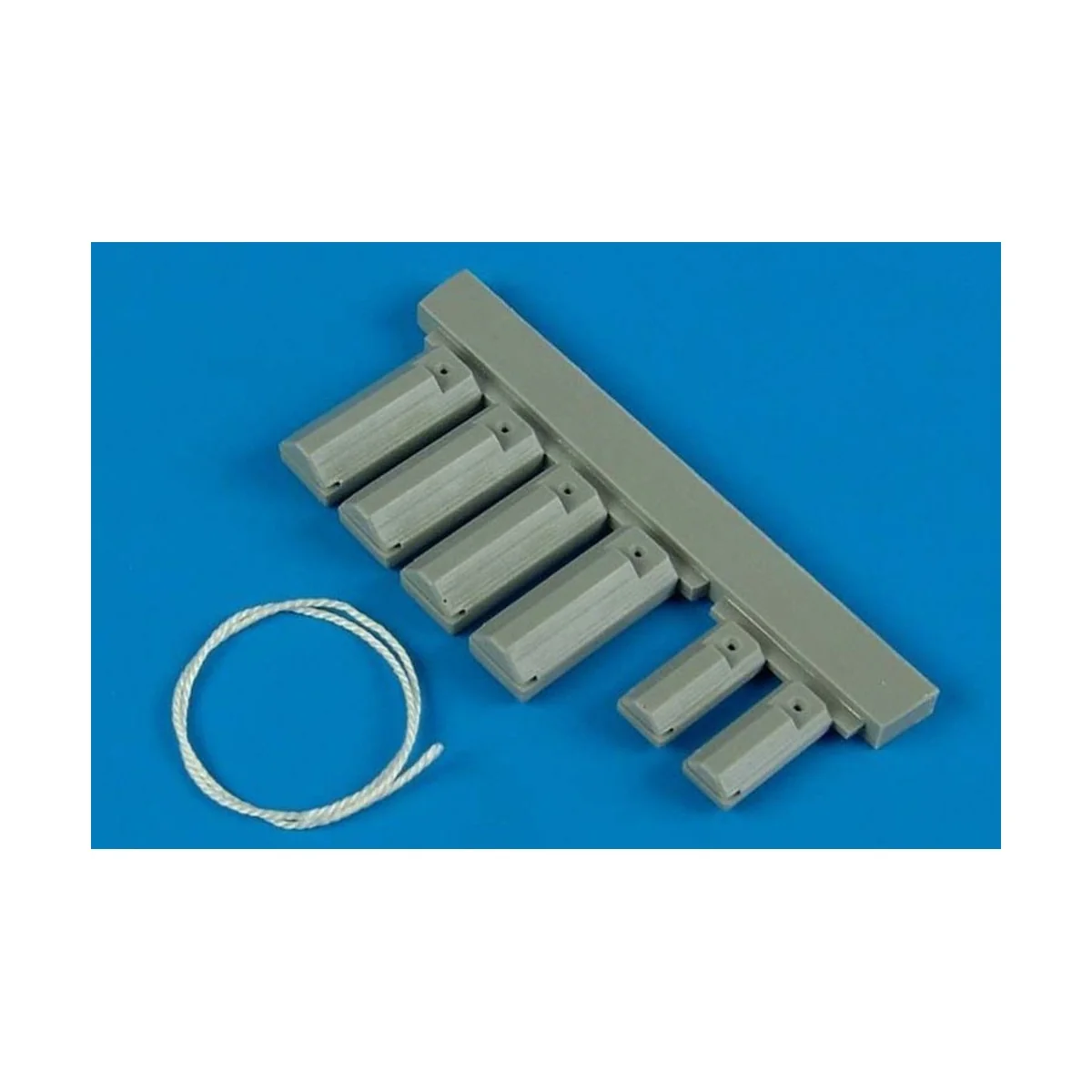 U.S.A.F. wheel chock with nylon thread, 1/32 - Wheelliant 132.013 U.S.A.F. wheel chock with nylon thread, 1/32 - Wheelliant 132.013