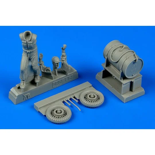 U.S.Army aircraft mechanic WWII w.fuel c, 1/48 - Aerobonus 480.112 U.S.Army aircraft mechanic WWII w.fuel c, 1/48 - Aerobonus 480.112