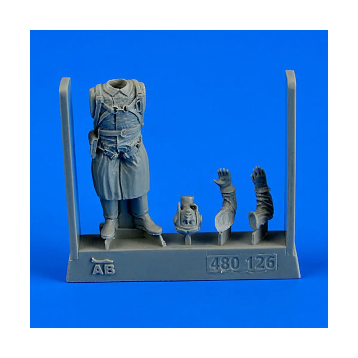 Russian Pilot WWII, 1/48 - Aerobonus 480.126 Russian Pilot WWII, 1/48 - Aerobonus 480.126