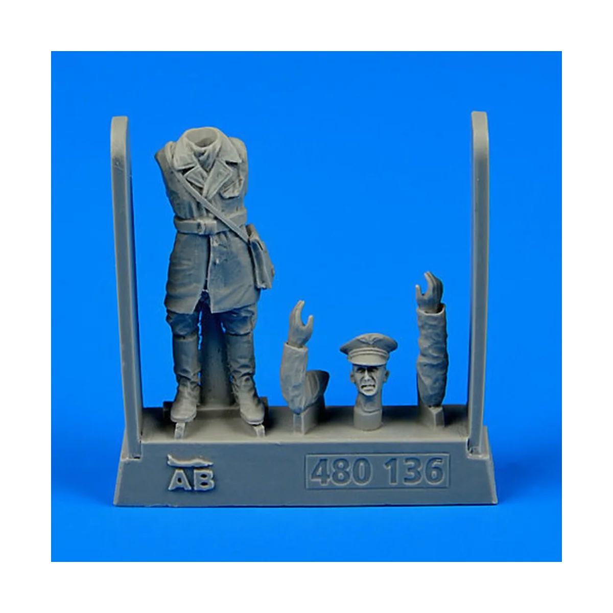 Free French Fighter Pilot WWII Normandie -Niemen (1942-1945), 1/48 ... Free French Fighter Pilot WWII Normandie -Niemen (1942-1945), 1/48 ...