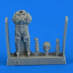 Soviet Woman Pilot WWII with parachute, 1/48 - Aerobonus 480.157