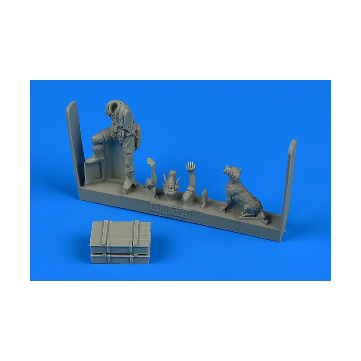 Middle East Allied Pilot WWII with dog - Aerobonus 480.179