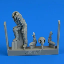 Russian Fighter Pilot on the ladder, 1/48 - Aerobonus 480.199