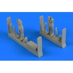 WWII German Soldiers with ammunition box, 1/48 - Aerobonus 480.201