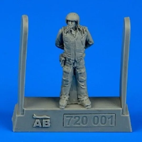 Soviet air force fighter pilot, 1/72 - Aerobonus 720.001 Soviet air force fighter pilot, 1/72 - Aerobonus 720.001
