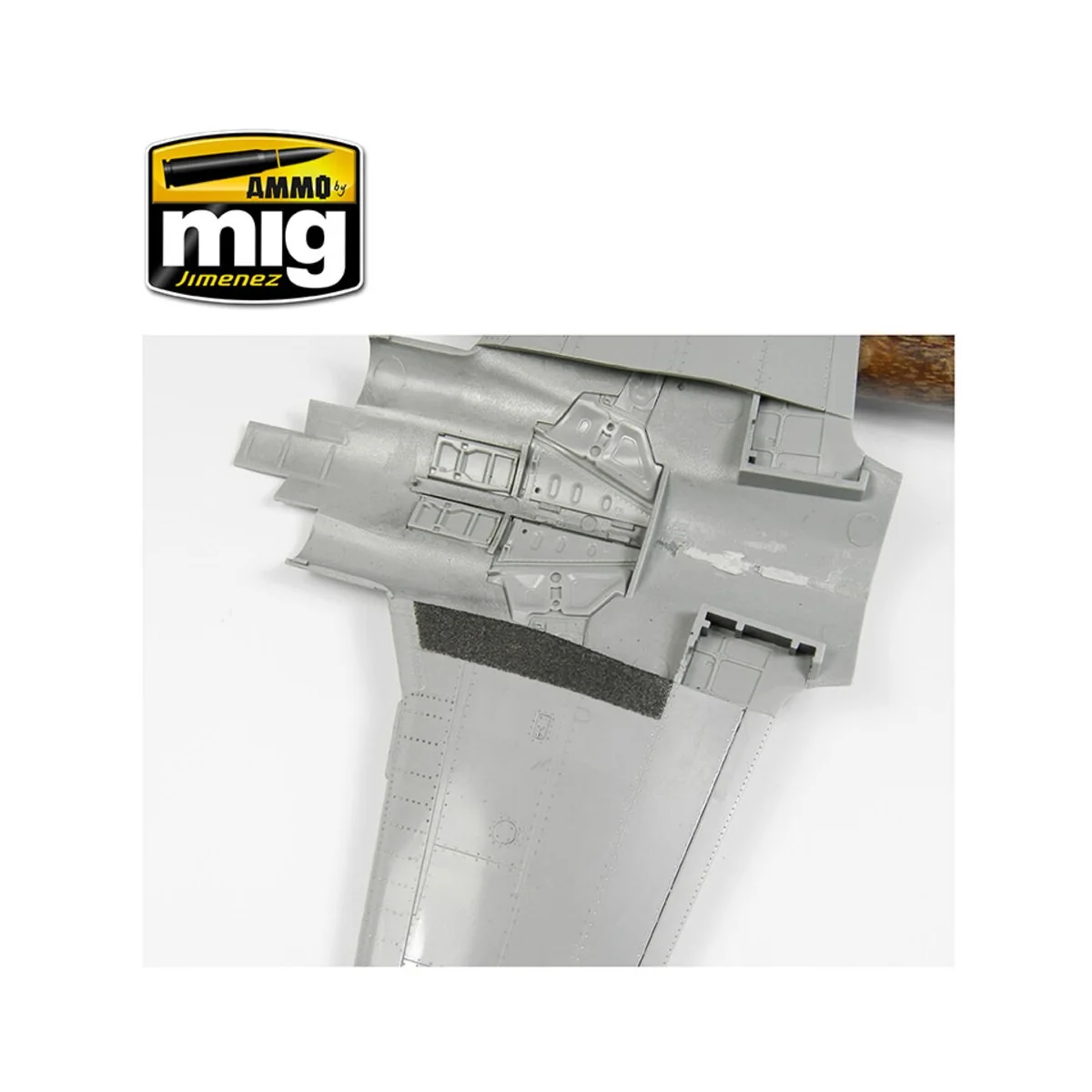 Anti-Slip Paste - Black Color (for 1/72 & 1/48 scales) - AMMO by MI...