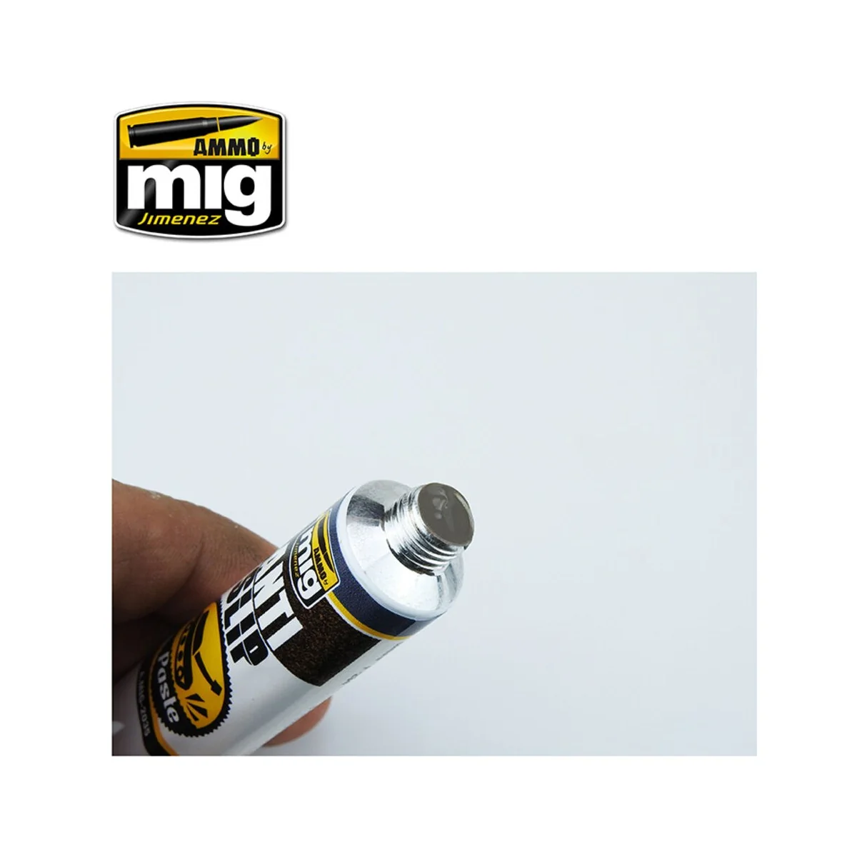 Anti-Slip Paste - Brown Color (for 1/35 scale) - AMMO by MIG Jimene...