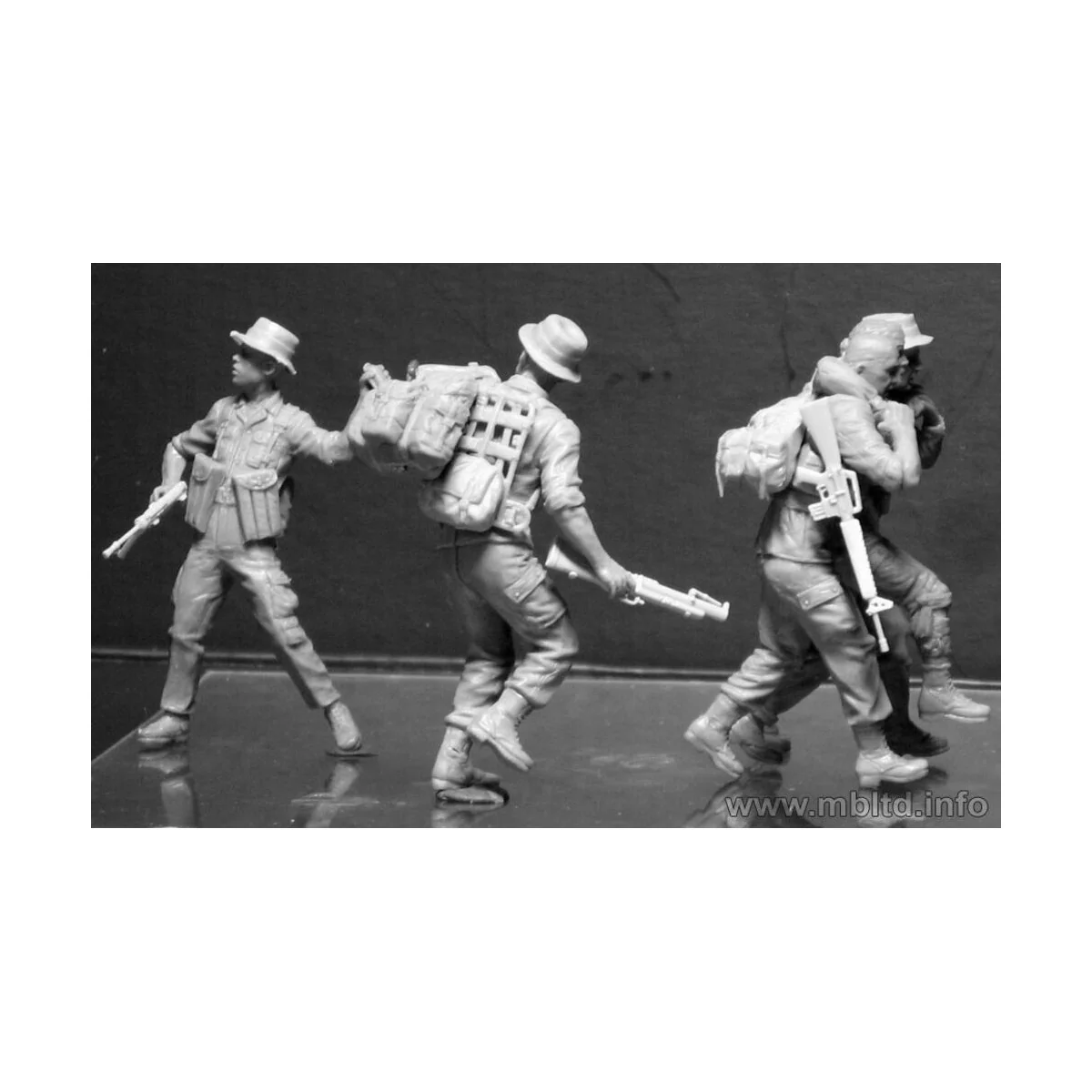 “Head for the “Huey”, Vietnam War series” - Master Box Ltd. 35107