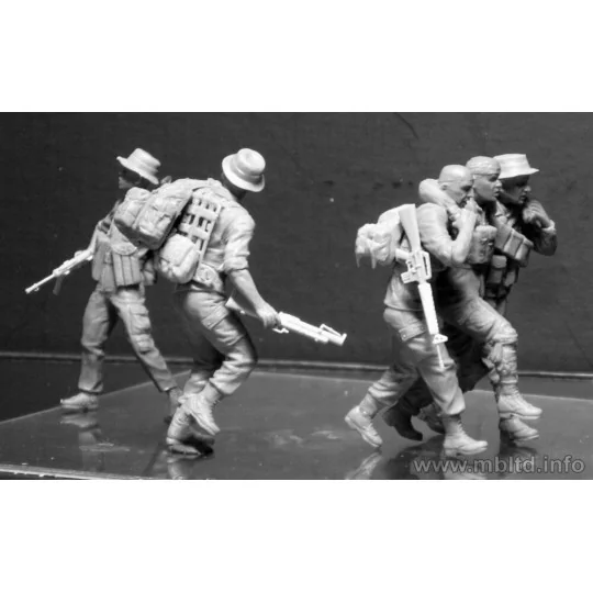 “Head for the “Huey”, Vietnam War series”, 1/35 - Master Box Ltd. 3... “Head for the “Huey”, Vietnam War series”, 1/35 - Master Box Ltd. 3...