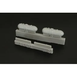 Ki-61 Id Hien Wing Racks & Drop Tanks, 1/72 - Brengun BRL72153