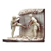 U.S. Marines Battel of Hue 1968(1)w/base, 1/35 - Hobby Fan HF508