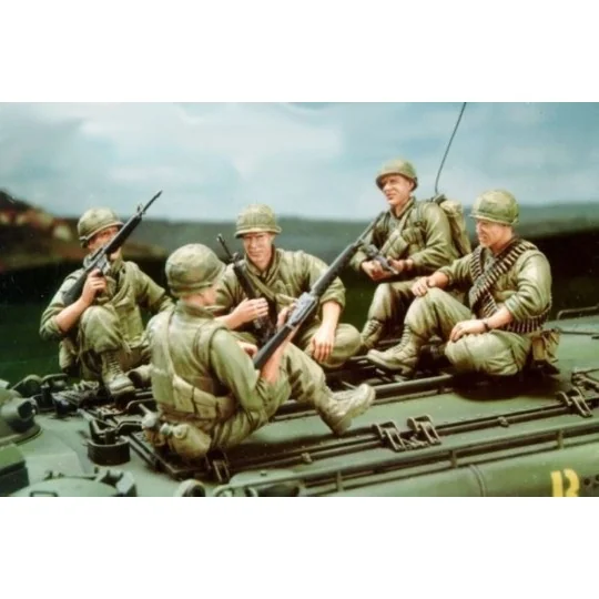 U.S. Marine Corps LVTP5A1-5 Figures only - Hobby Fan HF515