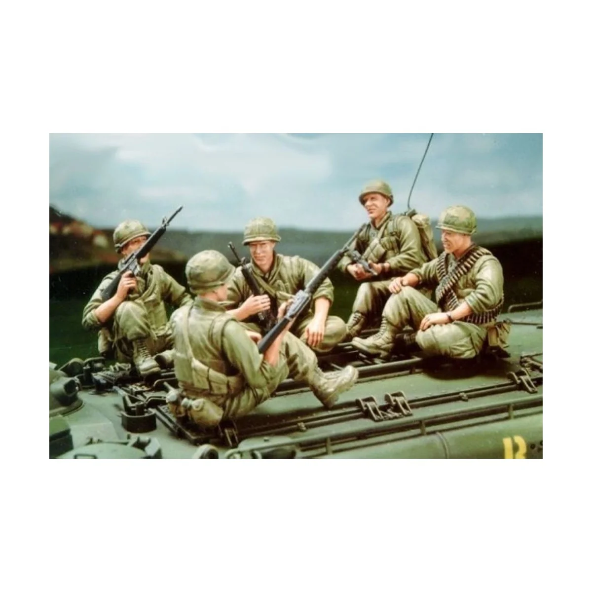 U.S. Marine Corps LVTP5A1-5 Figures only, 1/35 - Hobby Fan HF515