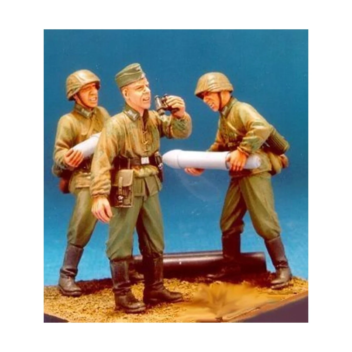 Ger. Eastern Front Launcher (1)-3Fig/w/B, 1/35 - Hobby Fan HF546 Ger. Eastern Front Launcher (1)-3Fig/w/B, 1/35 - Hobby Fan HF546