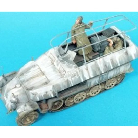 Sd.Kfz. 251/3 Ausf.C Command. Veh./2 Fig, 1/35 - Hobby Fan HF593 Sd.Kfz. 251/3 Ausf.C Command. Veh./2 Fig, 1/35 - Hobby Fan HF593
