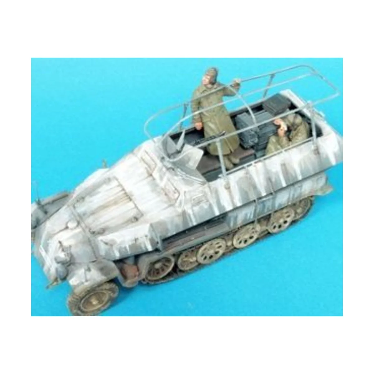 Sd.Kfz. 251/3 Ausf.C Command. Veh./2 Fig, 1/35 - Hobby Fan HF593 Sd.Kfz. 251/3 Ausf.C Command. Veh./2 Fig, 1/35 - Hobby Fan HF593