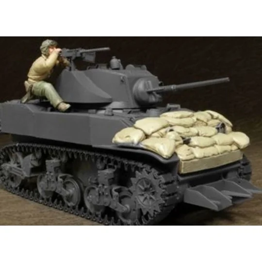 U.S. M5A1 Tank Crew & Sandbags(II)-1 Fig - Hobby Fan HF595