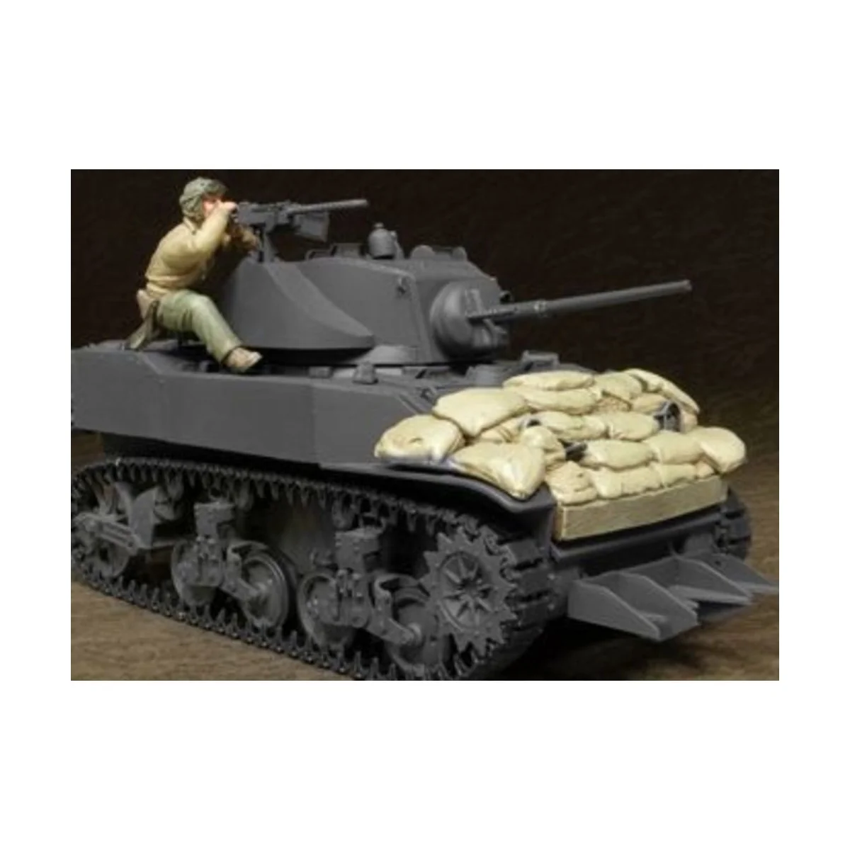 U.S. M5A1 Tank Crew & Sandbags(II)-1 Fig, 1/35 - Hobby Fan HF595