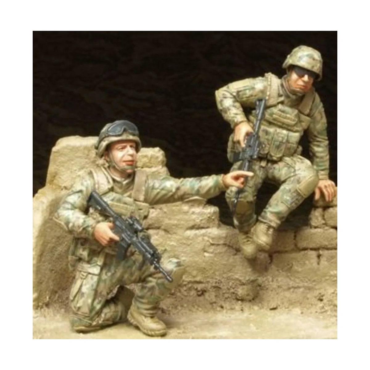 U.S. Ranger (II) "OIF" ISAF- 2Fig.w/Base, 1/35 - Hobby Fan HF596