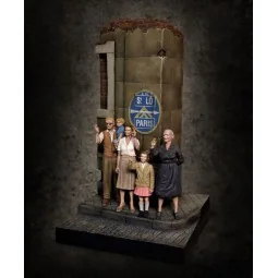 The war's over, 1/35 - Royal Model RM827