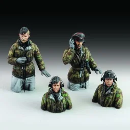 German tank crew in winter dress - WWII, 1/35 - Royal Model RM829