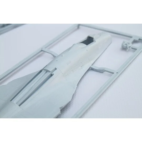 STARTER KIT SU-27 UB/P Ukraine - Heller 56371