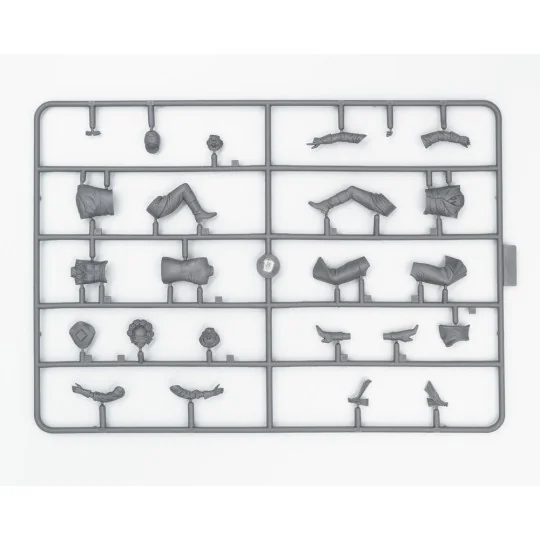 American Sport Car Drivers(1910s)(1 male 1 female figures), 1/24 - ... American Sport Car Drivers(1910s)(1 male 1 female figures), 1/24 - ...