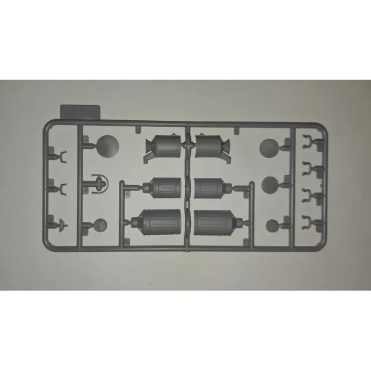 American Gasoline Loaders (1910s)(2 figu - ICM 24018