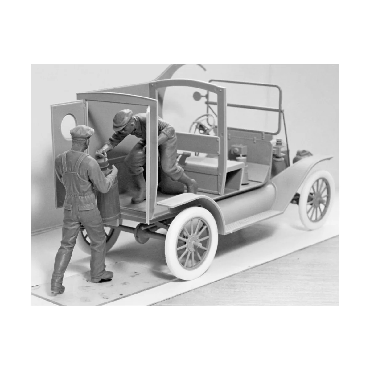 American Gasoline Loaders (1910s)(2 figu, 1/24 - ICM 24018