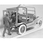 American Gasoline Loaders (1910s)(2 figu - ICM 24018
