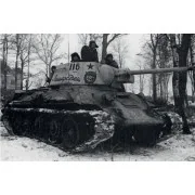 T-34-76 with Soviet Tank Riders - ICM 35368
