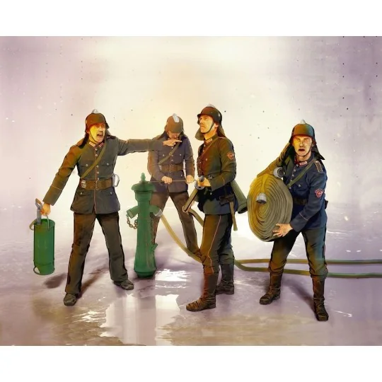 WWII German Firemen (4 figures) - ICM 35632