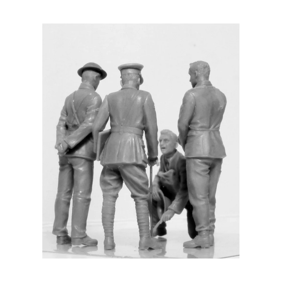 WWI British Tank Crew (4 figures), 1/35 - ICM 35708 WWI British Tank Crew (4 figures), 1/35 - ICM 35708