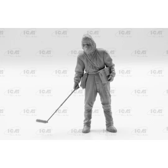 Chernobyl1.Radiation Monitoring Stat(ZiL-131KShM truck&5figu&dioram...