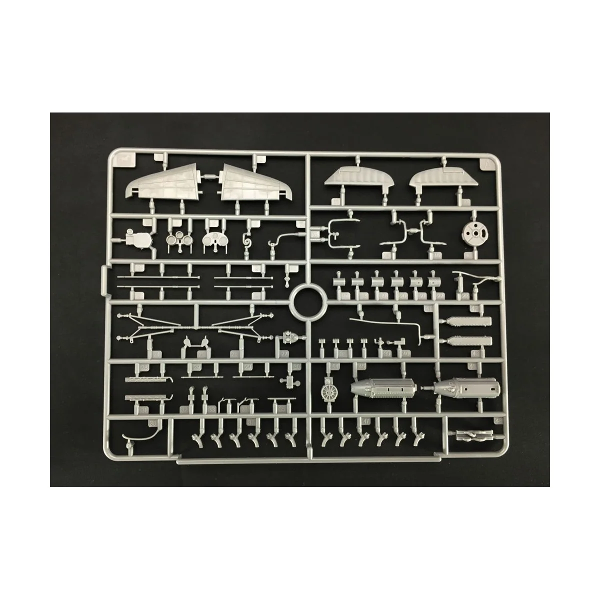 Curtiss P-40C (Hawk 81-A2) Fighter -AVG Flying Tigers, 1/48 - Bronc...