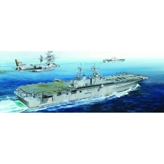 USS Boxer LHD-4 - Hobby Boss 83405