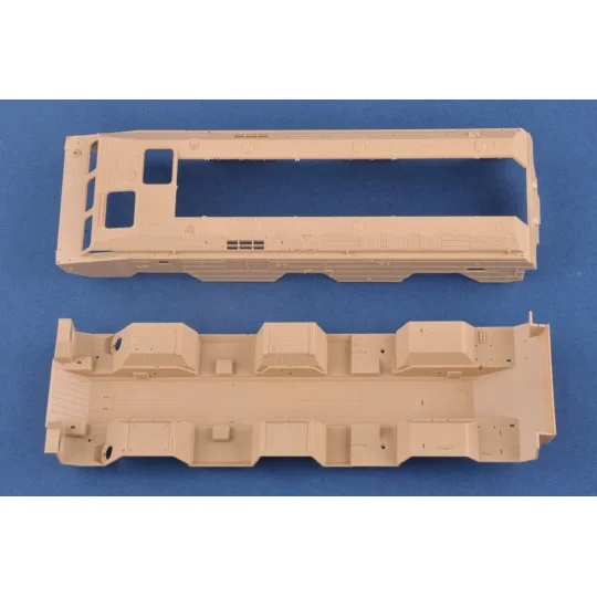 Russian 9K79 Tochka (SS-21 Scarab) IRBM - Hobby Boss 85509