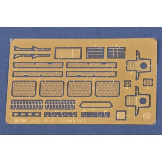 Russian 9K79 Tochka (SS-21 Scarab) IRBM - Hobby Boss 85509