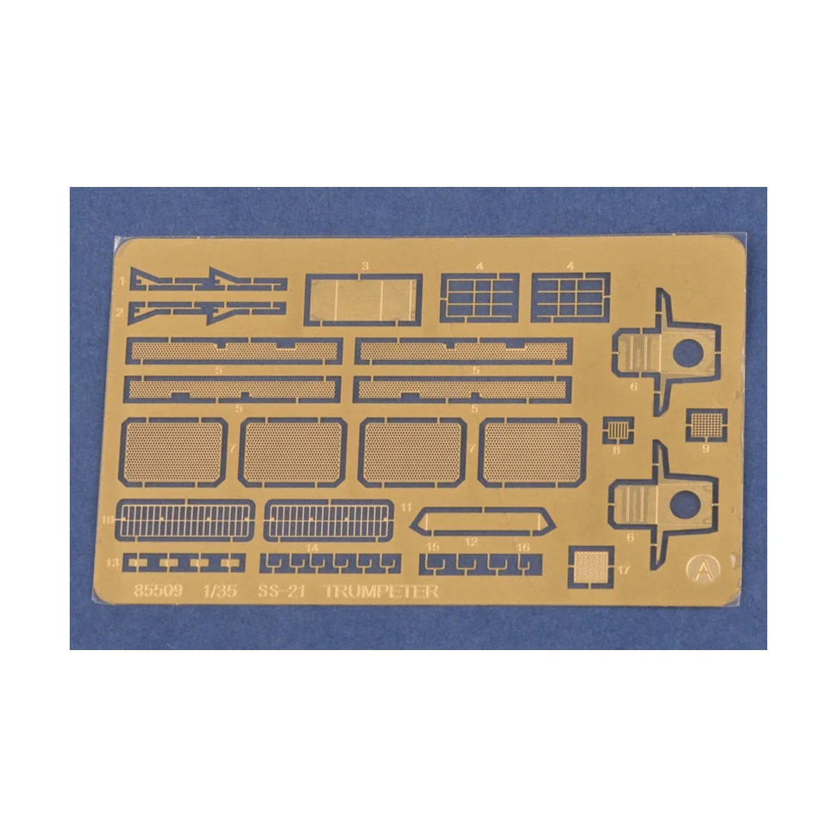 Russian 9K79 Tochka (SS-21 Scarab) IRBM - Hobby Boss 85509
