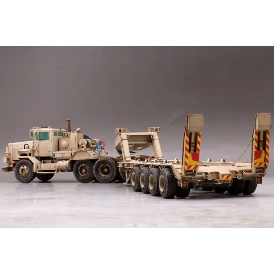 M911 C-HET w/m747 Heavy Equipment Semi- Trailer, 1/35 - Hobby Boss ...